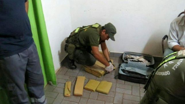 viajaba de misiones a la plata en micro y lo detuvieron con casi doce kilos de marihuana