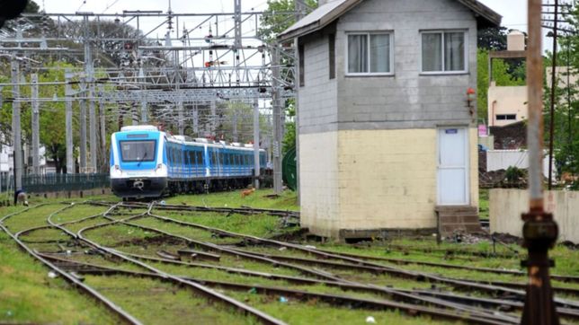 el tren roca reduce su servicio: funciona con interrupciones y limitaciones