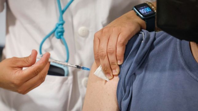 el gobierno indemnizara a quienes sufrieron efectos adversos por la vacuna contra el covid