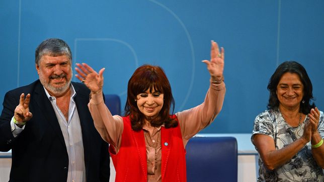 cristina kirchner asumio la presidencia del pj y critico la falta de modelo productivo del gobierno
