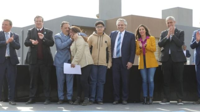 alberto fernandez y el ministro jorge ferraresi entregaron viviendas en la rioja
