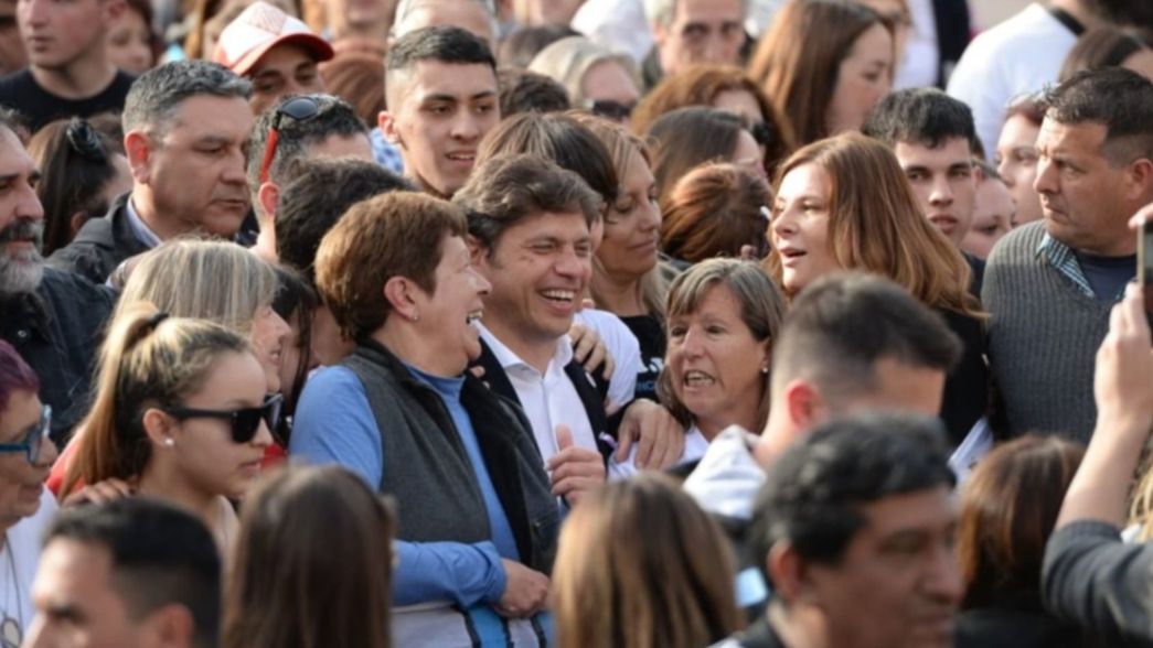 El gobernador Kicillof se sumó a la marcha de La Noche de los Lápices
