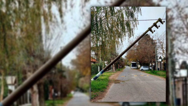 perdio el control, choco contra un poste y dejo sin luz a un grupo de vecinos en la plata