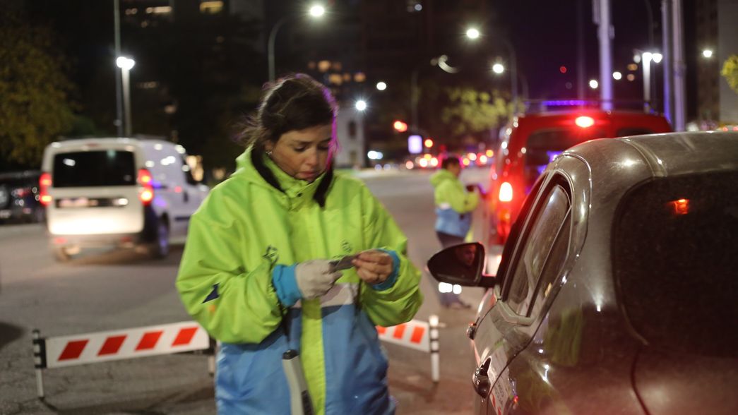 Buscan que los trabajadores municipales lleven una placa con el grupo y factor sanguíneo en la ropa