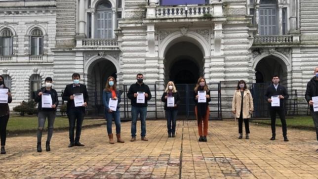 los concejales del frente de todos aclararon que ninguno esta vacunado contra el covid-19