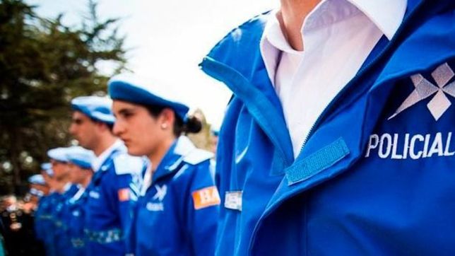 efectivos de la policia local ayudaron a dar a luz a una joven