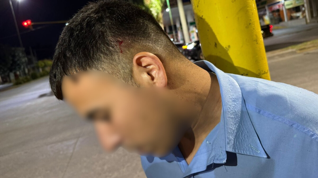 atacaron a piedrazos un micro en la plata y el chofer resulto herido en la cabeza