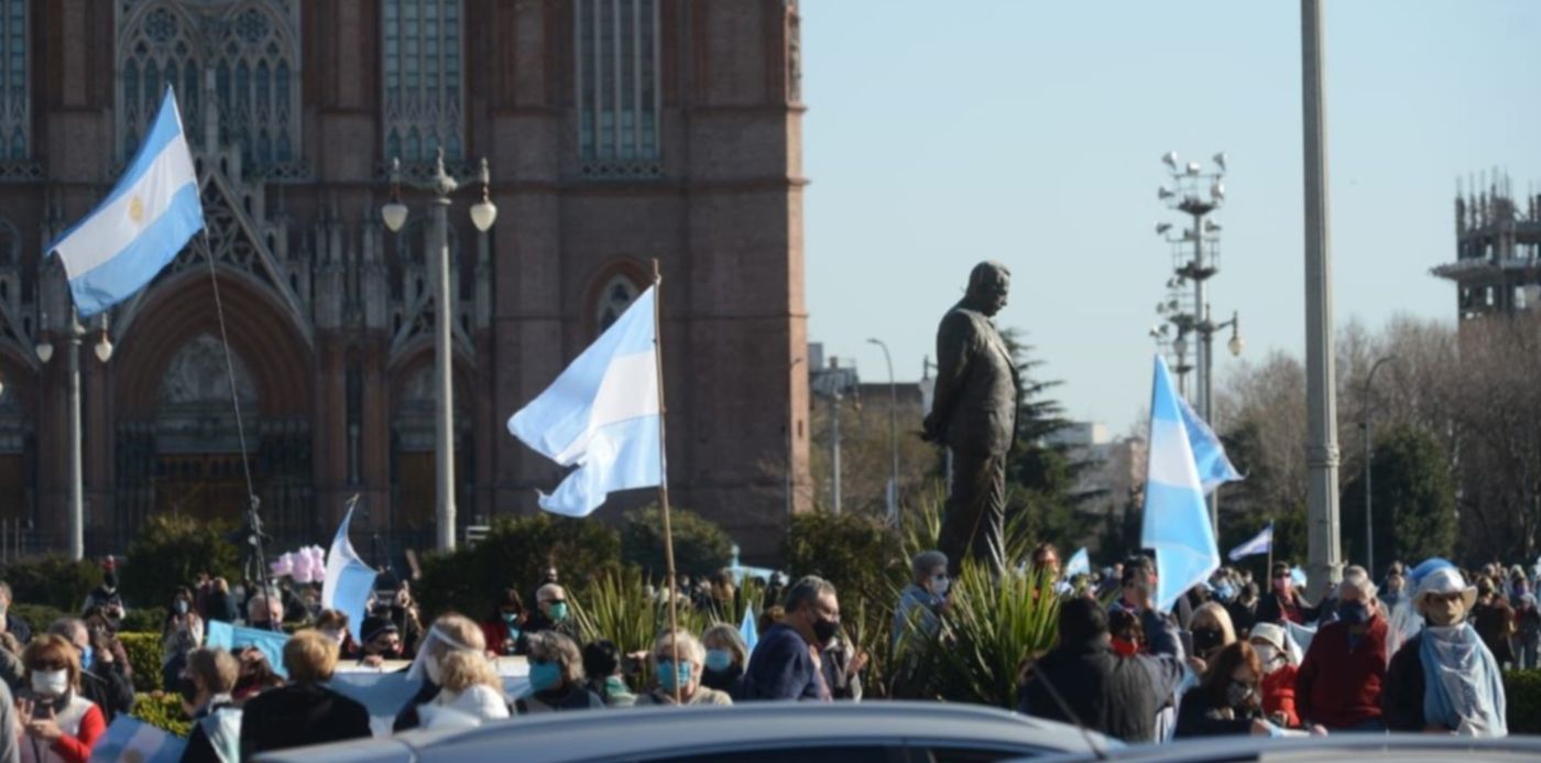 1597693294192.jpeg?x=3&y=213&width=1273&height=637&rotate=0&scaleX=1&scaleY=1&ow=1280&oh=850&&cw=1920&ch=950