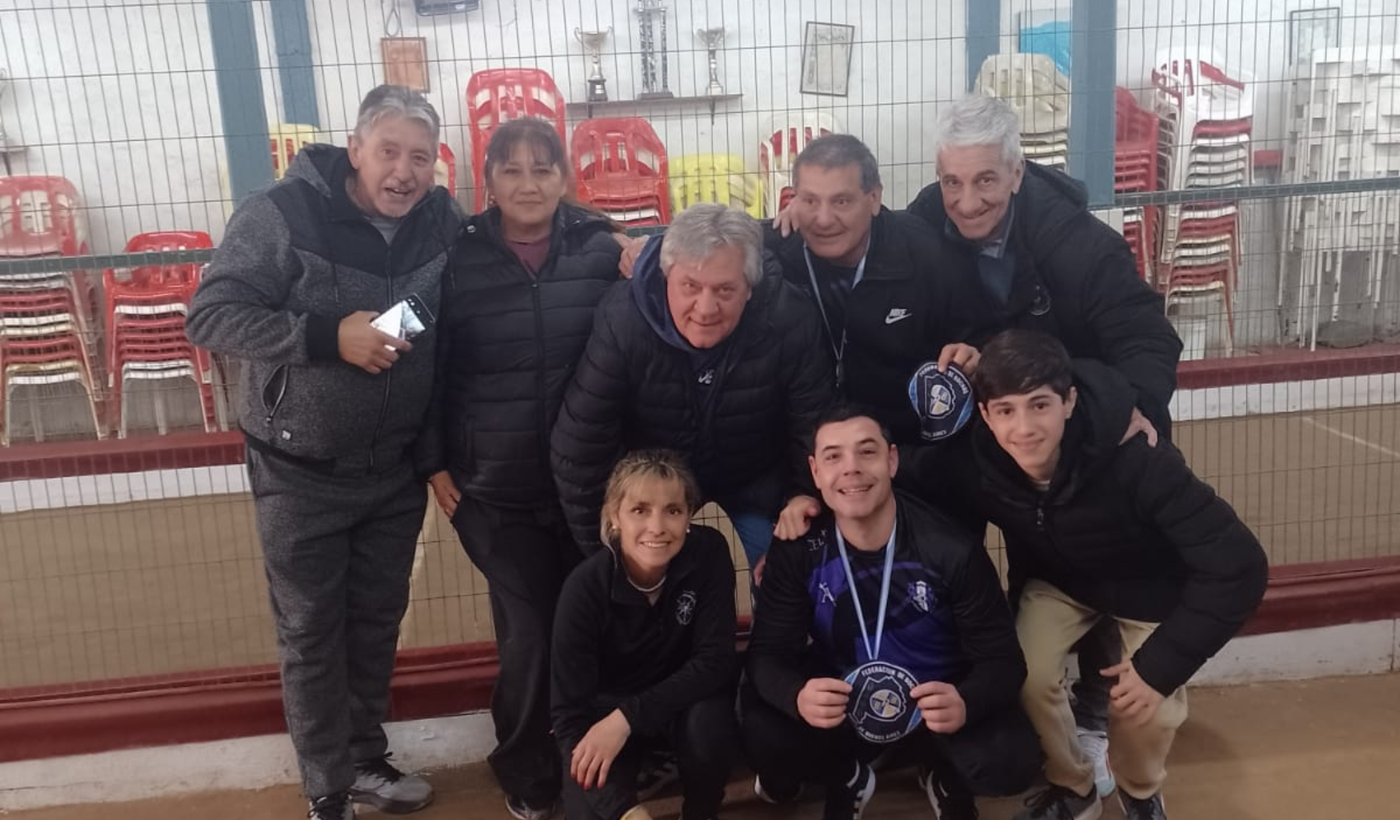 Airoldi con la medalla tras representar a La Plata a nivel provincial de bochas.