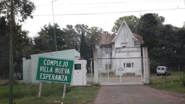 tension en un instituto de la plata: con cuchillos, tomaron de rehenes a cuatro celadores