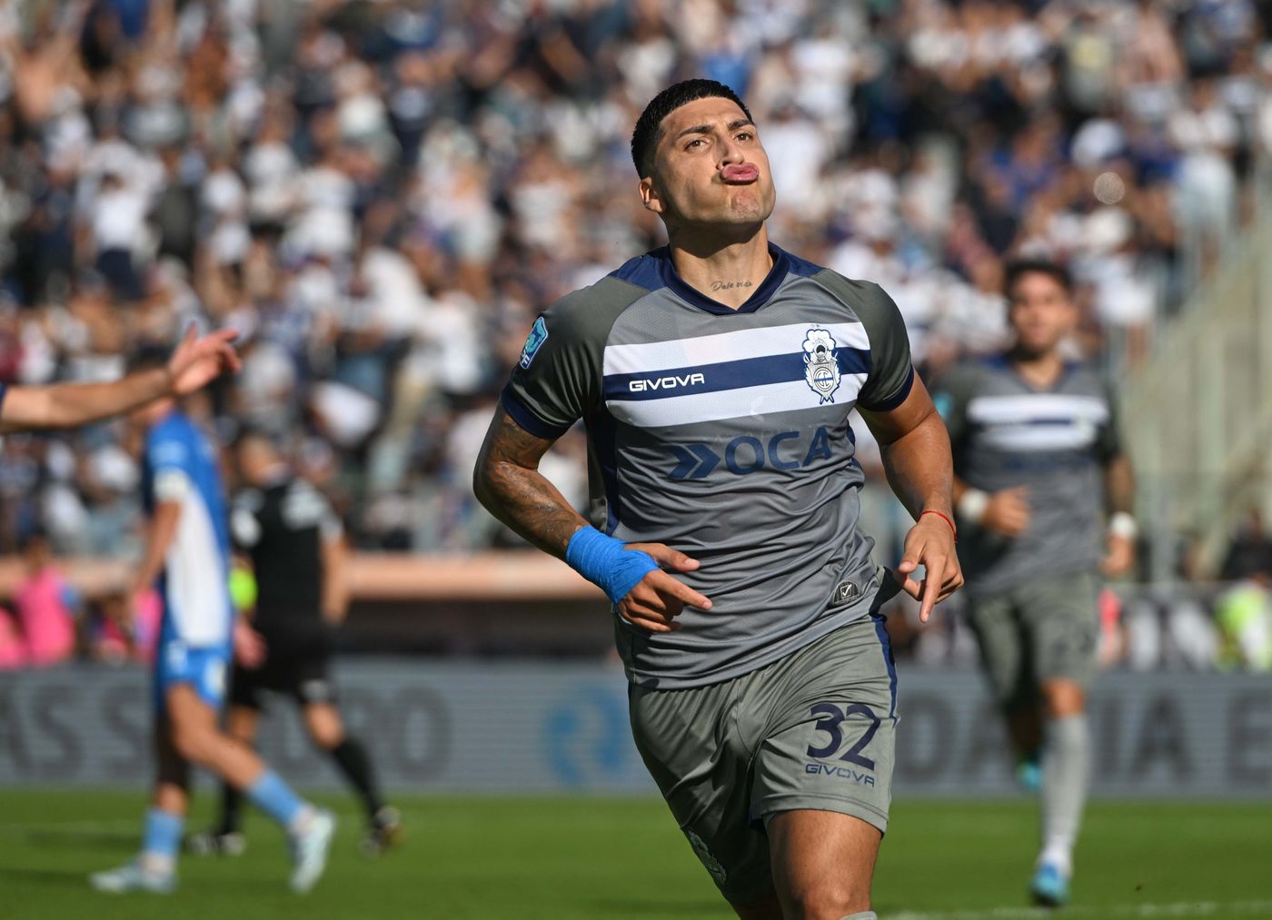 Gimnasia Estudiantes de Rìo Cuarto Chelo Torres festejo gol