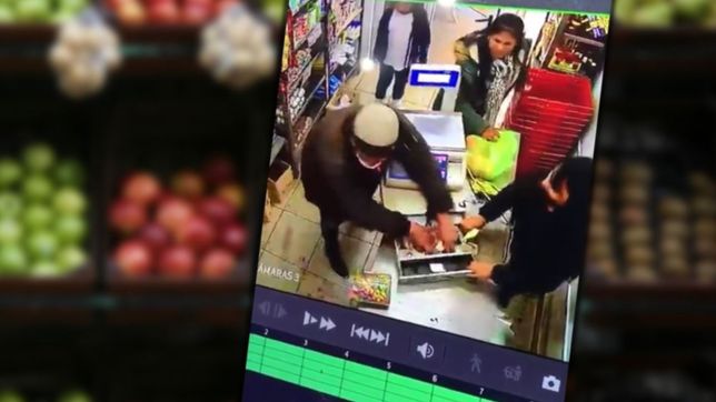 video: robo, manotazos y fuga en una verduleria de la plata