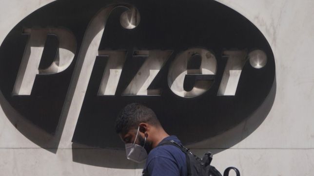 la agencia europea de medicamentos aprobo la tercera dosis de pfizer para mayores de 18