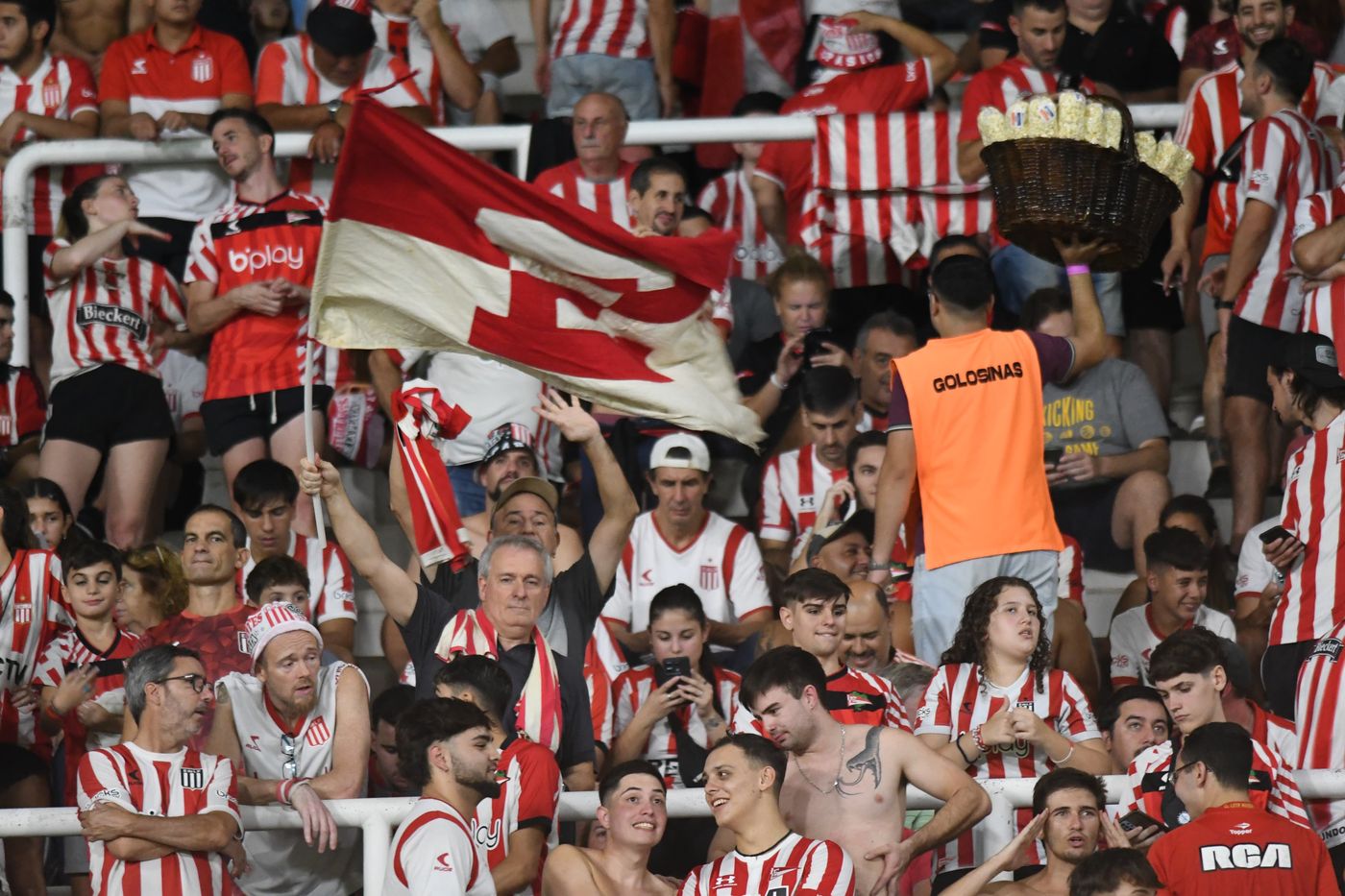 Estudiantes River hinchas 11.jpg