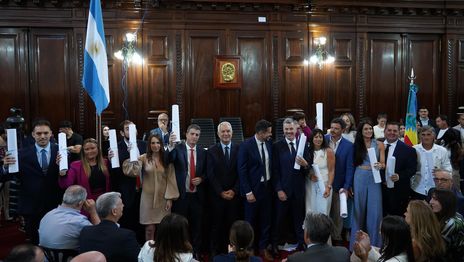 Juraron los doce concejales electos en La Plata y el nuevo mapa dejó al oficialismo al filo del quórum Juraron los doce concejales electos en La Plata y el nuevo mapa dejó al oficialismo al filo del quórum
