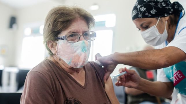axel kicillof aseguro que en agosto la provincia estara protegida contra el covid-19