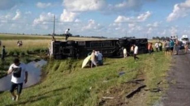 ayude a sacar a varios, algunos no pude, el dramatico relato sobre el vuelco del micro