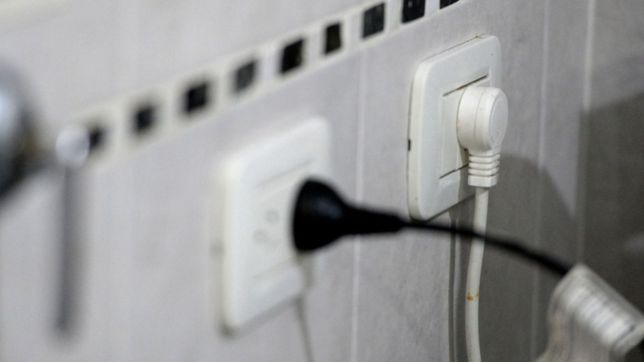 postergaron un mes los aumentos en los servicios de luz y gas