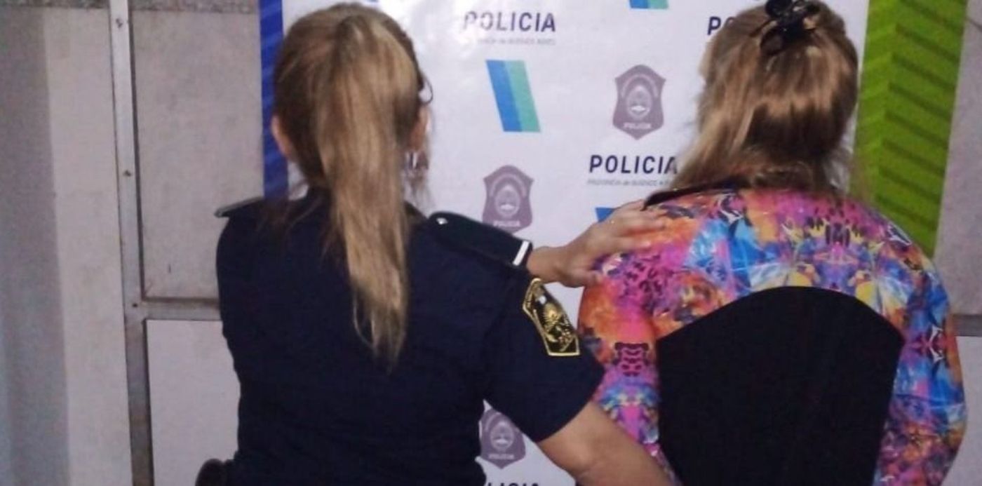 Violento robo de una mujer a otra