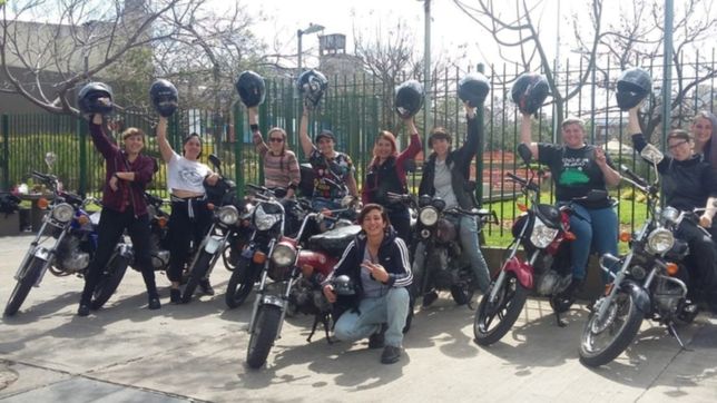 el encuentro ya se palpita: las caravanas de bicis y motos parten rumbo a la plata