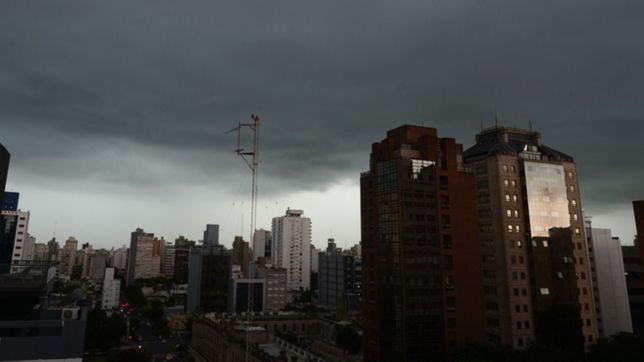 domingo de calor, humedad y a la espera de fuertes tormentas en la plata