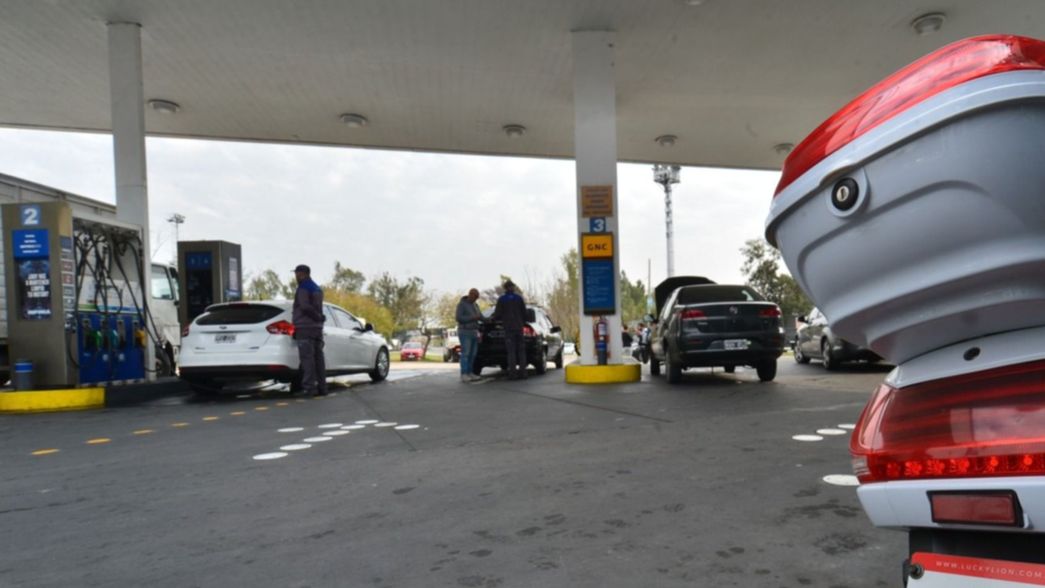 Los petroleros suspendieron el paro y habrá abastecimiento de nafta el fin de semana