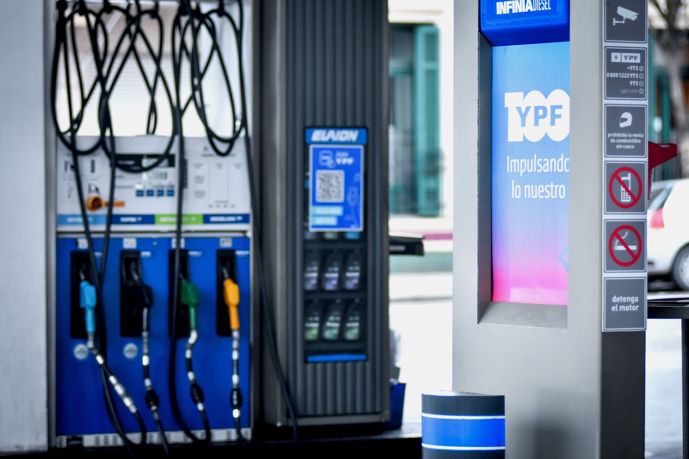 Surtidores combustibles YPF (1).jpg