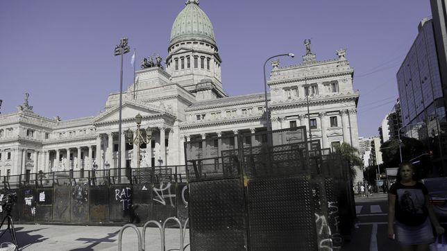 milei busca habilitar sesiones extraordinarias en el congreso para avanzar con reformas clave