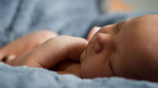 nacio prematura, la dejaron en un hogar y necesita una leche especial para subir de peso