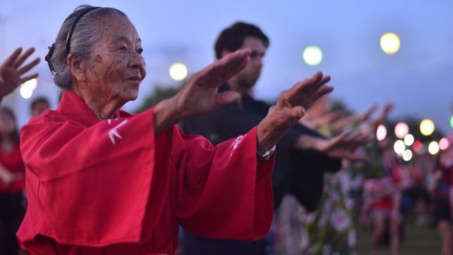 la cultura japonesa en todo su esplendor volvio a sorprender a la plata en el bon odori