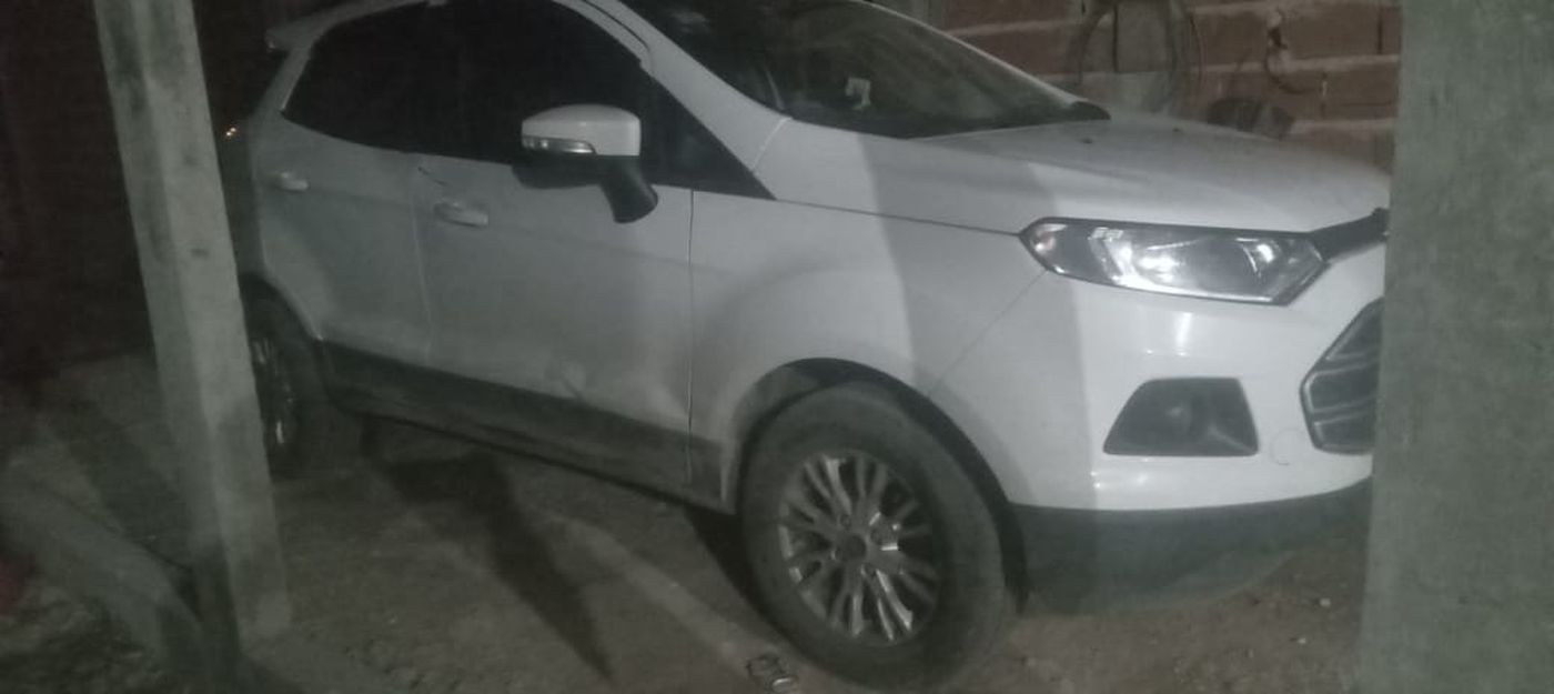 La camioneta evidenciaba los golpes del accidente ocurrido en La Plata. 