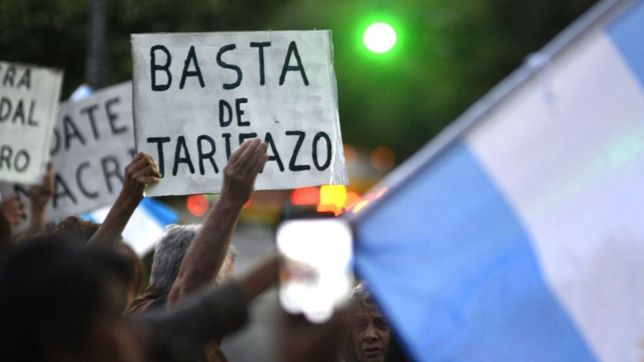 los platenses preparan una marcha de antorchas para decirle basta a los tarifazos