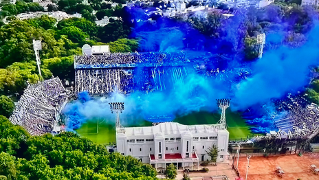 El impresionante recibimiento de la gente de Gimnasia para el clásico platense El impresionante recibimiento de la gente de Gimnasia para el clásico platense