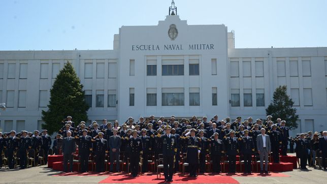 la armada argentina lanzo una busqueda laboral para profesionales en la plata
