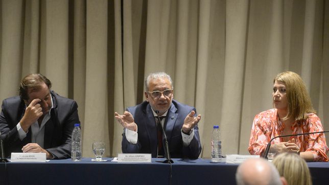 coco gimenez presento su libro el enjuiciamiento de magistrados y funcionarios