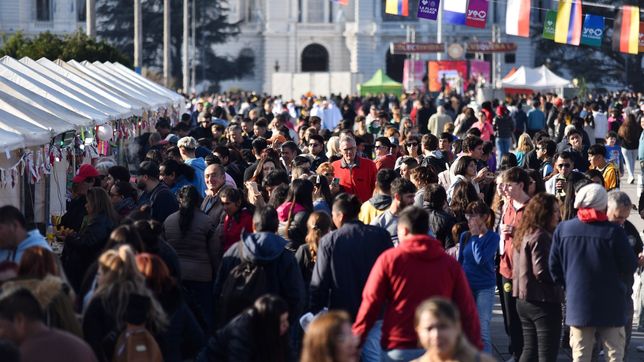 trajes tipicos, musica y gastronomia: asi sera la fiesta inca que llega a la plaza moreno este domingo