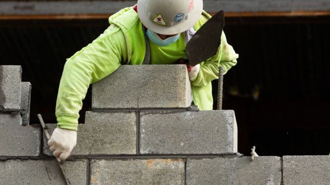 la afip puso en vigencia el blanqueo de dolares para la construccion