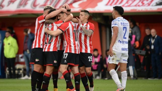 a los 40 anos, un historico y querido goleador de estudiantes anuncio su retiro