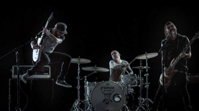 carajo, andando descalzo, teatro y musica a la carta en un viernes atr