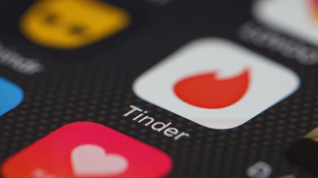 una viuda negra engano a un jubilado de la plata que conocio por tinder y le robo todo