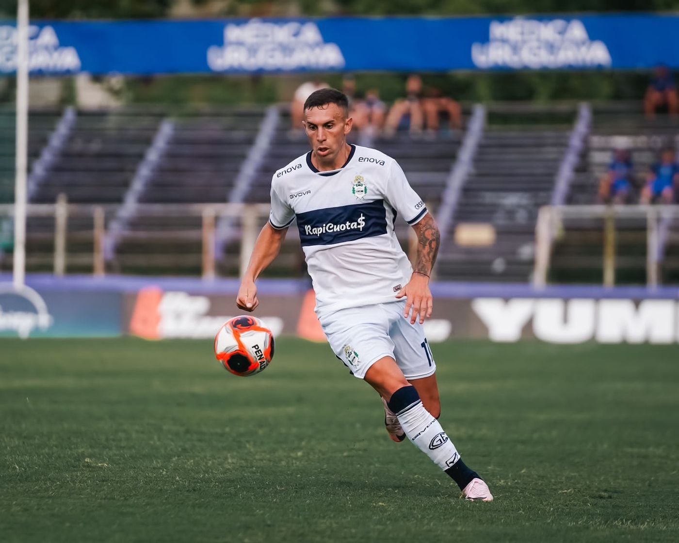 Norberto Briasco volverá a ser titular en Gimnasia. Norberto Briasco volverá a ser titular en Gimnasia.