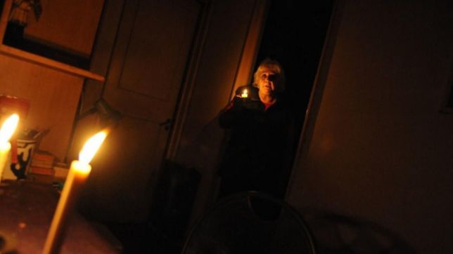 estallan de bronca contra edelap por los reiterados cortes de luz en la plata