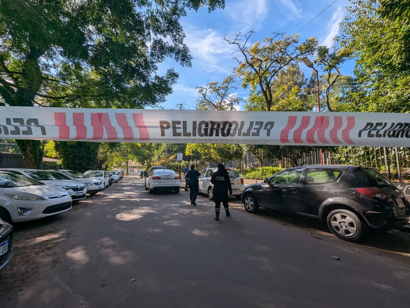 Policías en la Facultad de Arquitectura y Urbanismo (1)