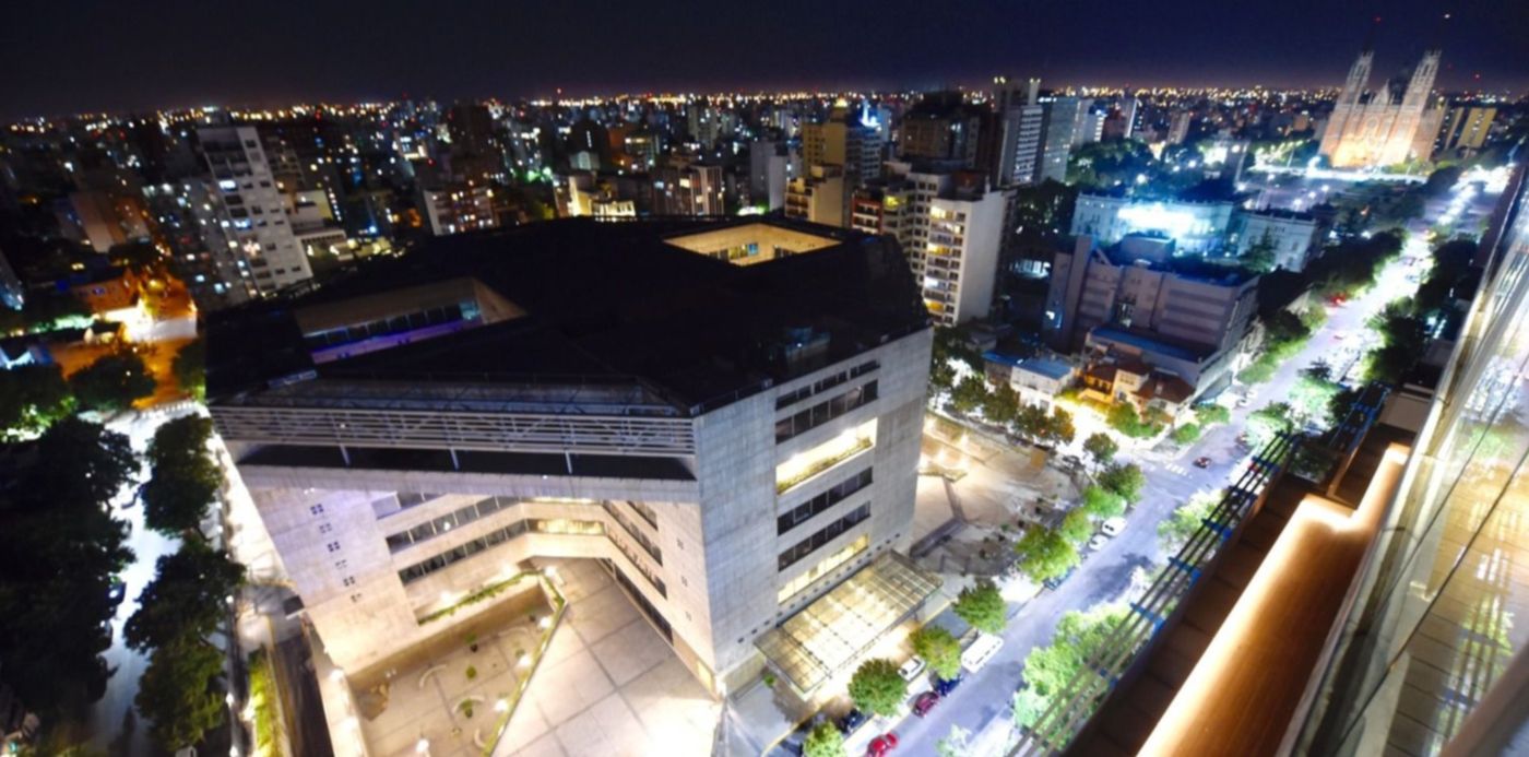 Abrazo al Teatro Argentino - Teatro Argentino