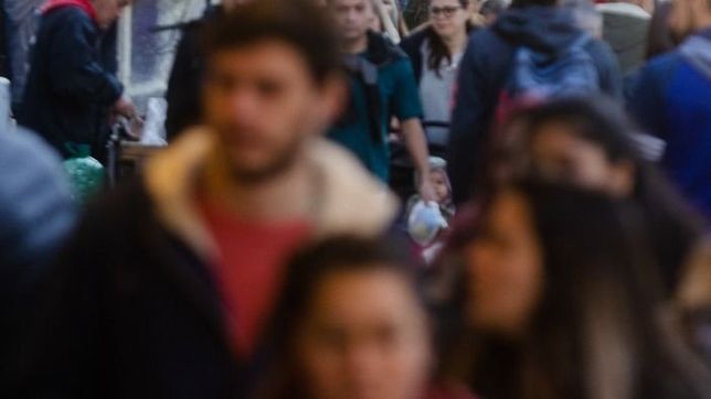 los empleados de comercio acordaron una suba trimestral del 47% y cobraran un sueldo inicial de $397.000
