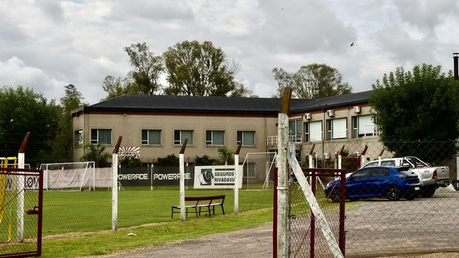 estudiantes y el gremio de utedyc estan en alerta y entraron en conflicto por despidos injustificados