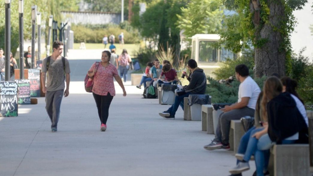 Estudiantes de Humanidades repudiaron el accionar policial dentro de la Facultad