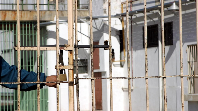 encontraron muerto a un preso en la unidad 18 de gorina