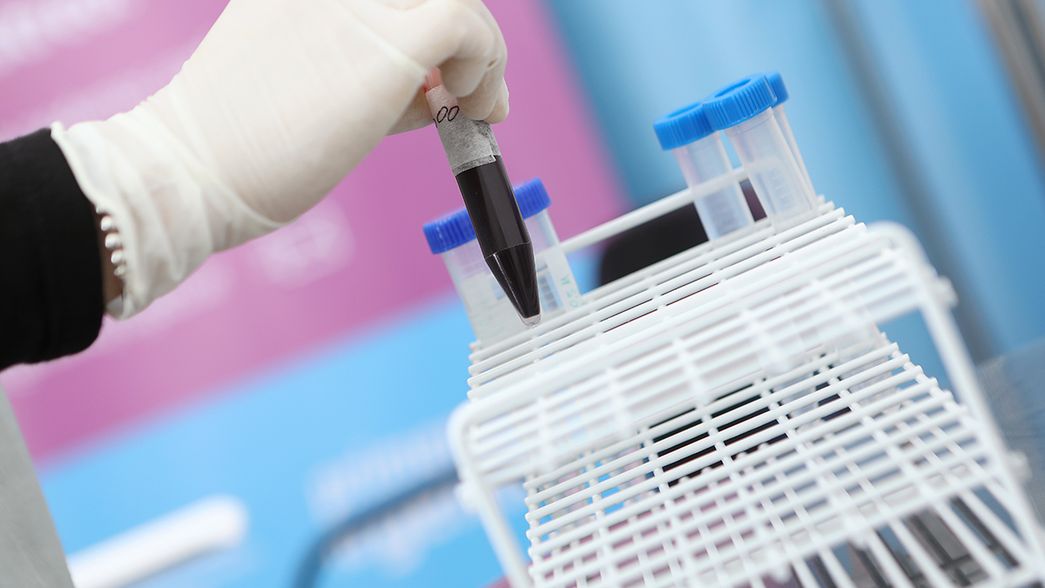 Una facultad de la UNLP rechazó el DNU de Milei por la suspensión pública de medicamentos