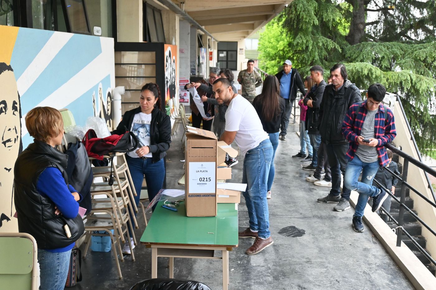 Elecciones 2023 voto urna escuela elecciones